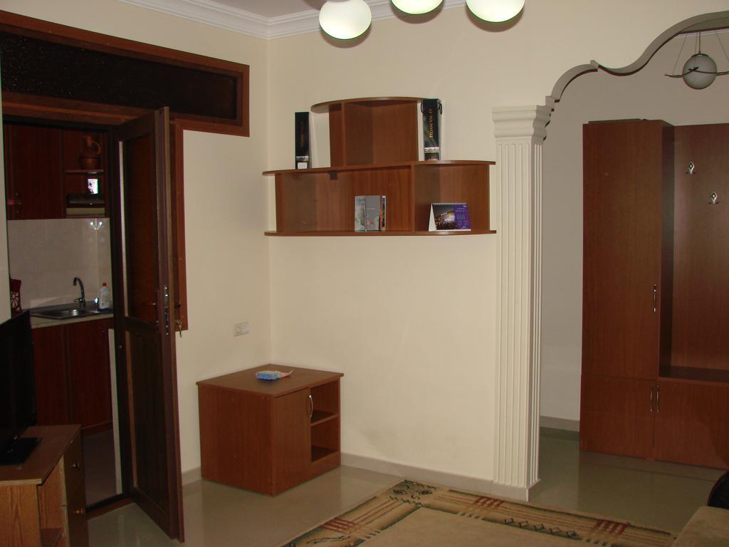 Gigi Apartments Batumi Exterior photo