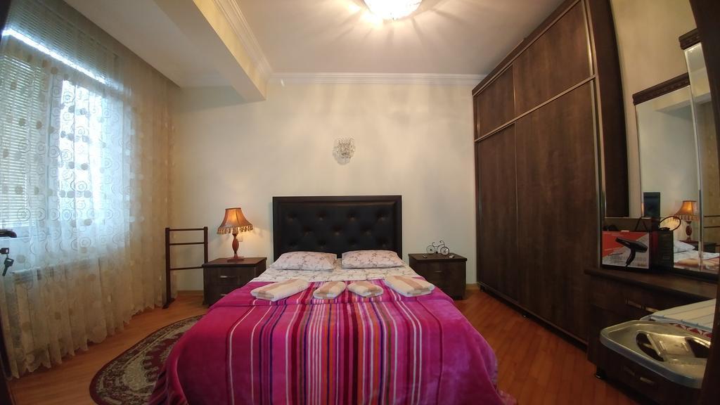 Gigi Apartments Batumi Exterior photo