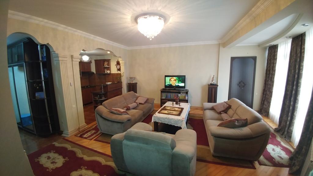 Gigi Apartments Batumi Exterior photo